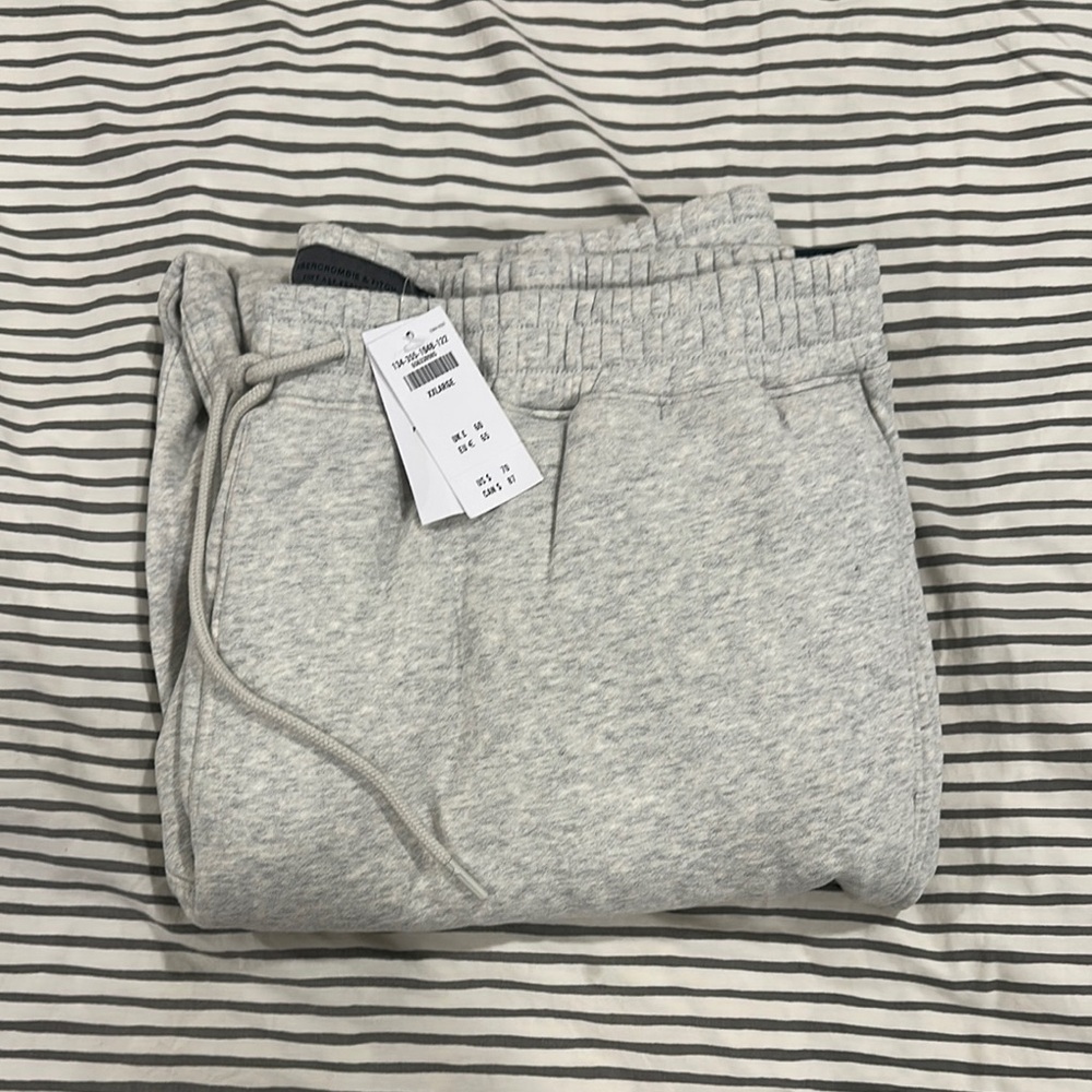 Abercrombie and Fitch Essential Sweatpants